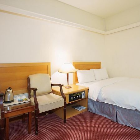 Oriental Hotel Tainan Esterno foto