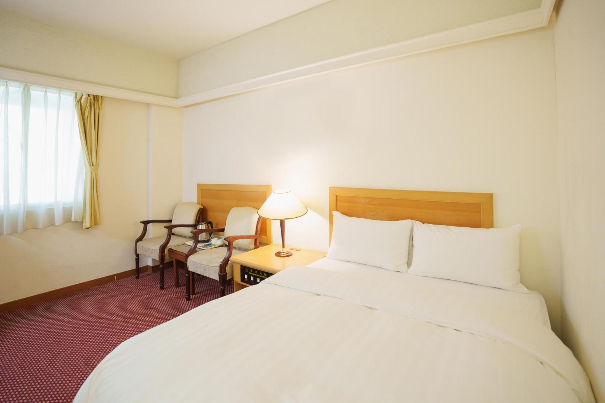 Oriental Hotel Tainan Esterno foto