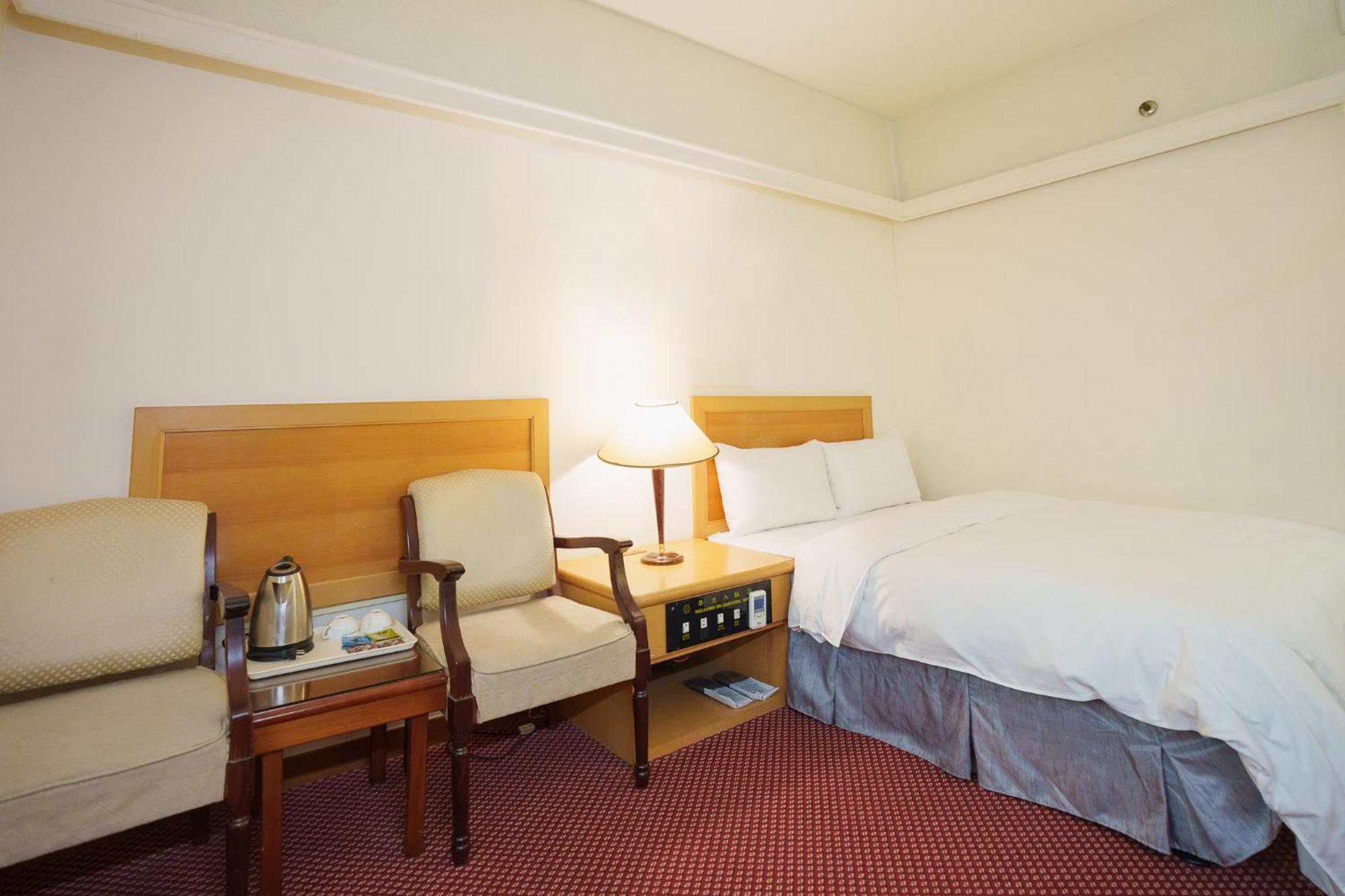 Oriental Hotel Tainan Esterno foto