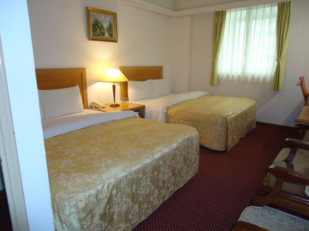 Oriental Hotel Tainan Esterno foto