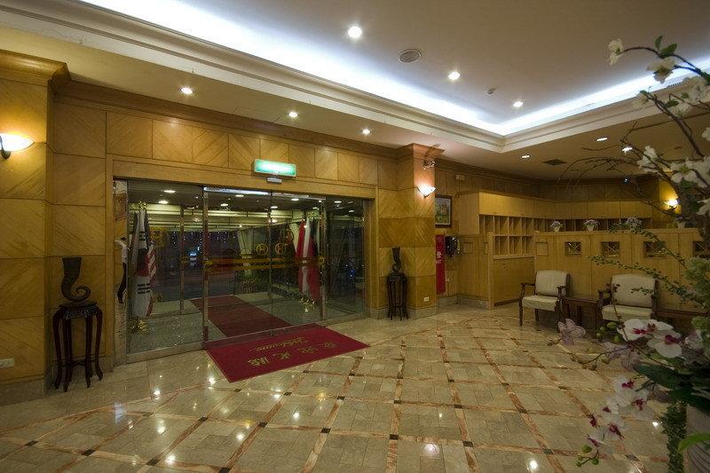 Oriental Hotel Tainan Esterno foto