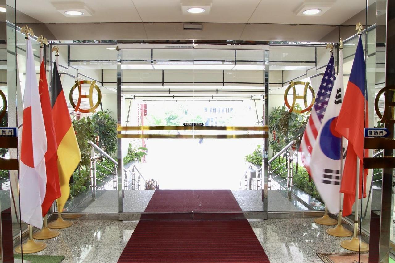 Oriental Hotel Tainan Esterno foto