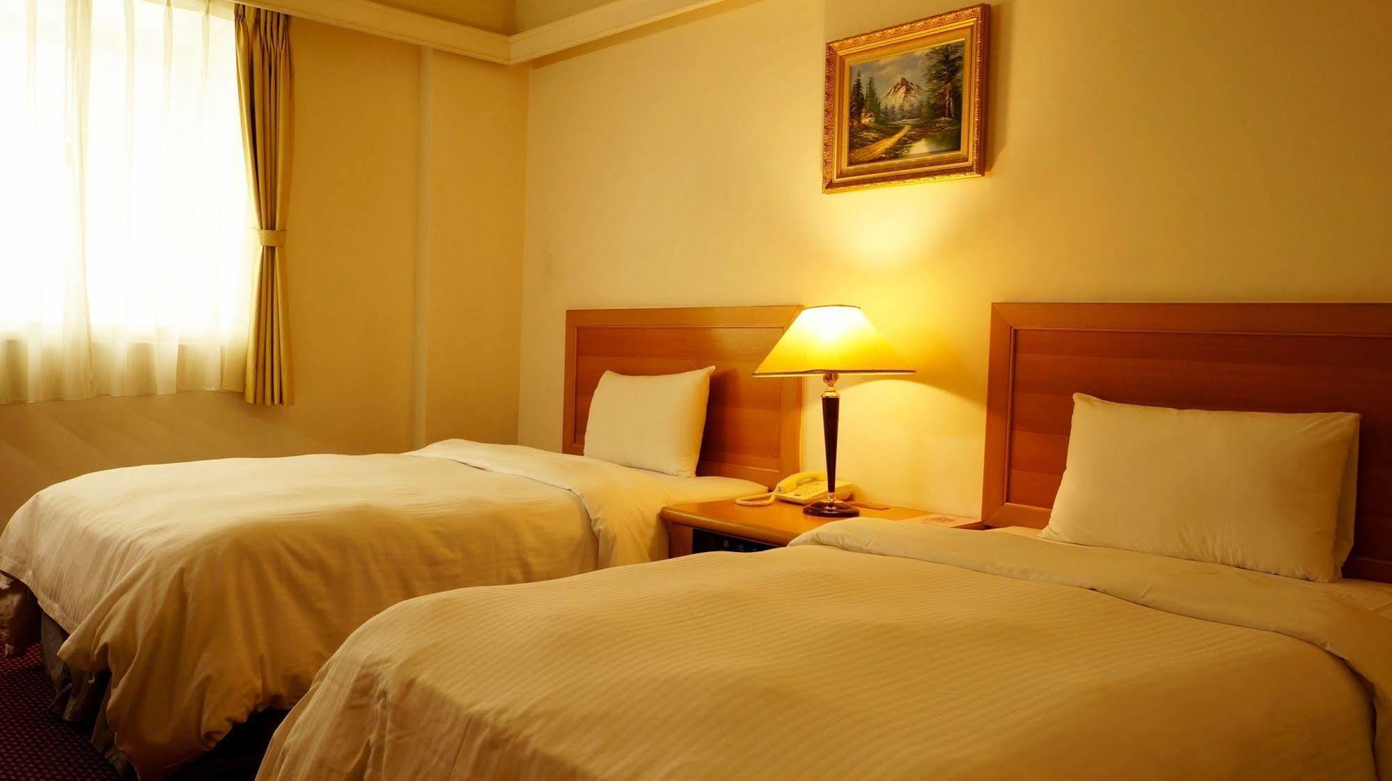 Oriental Hotel Tainan Esterno foto