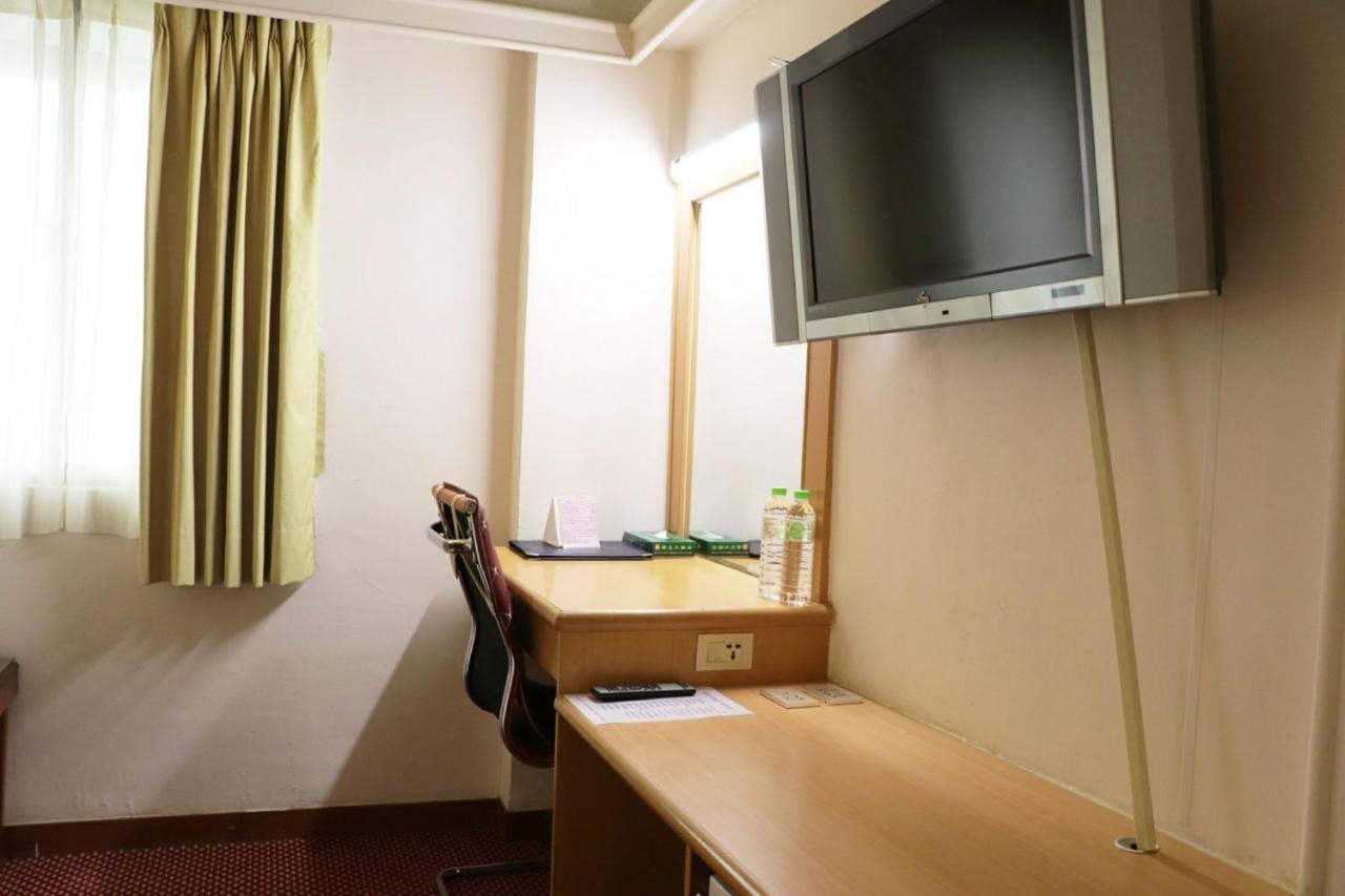 Oriental Hotel Tainan Esterno foto